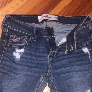 Hollister ripped skinny jeans